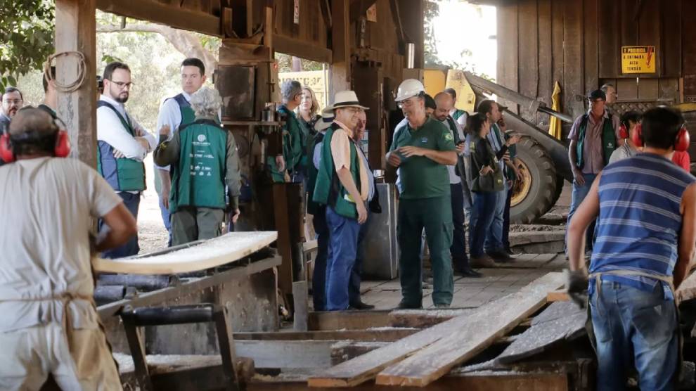 Cipem%20(Centro%20das%20Indústrias%20Produtoras%20e%20Exportadoras%20de%20Madeira%20de%20Mato%20Grosso)